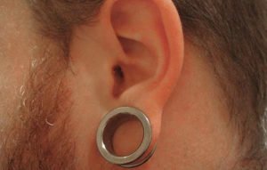 La restauración del prepucio funciona de manera similar a las expansiones de las orejas.